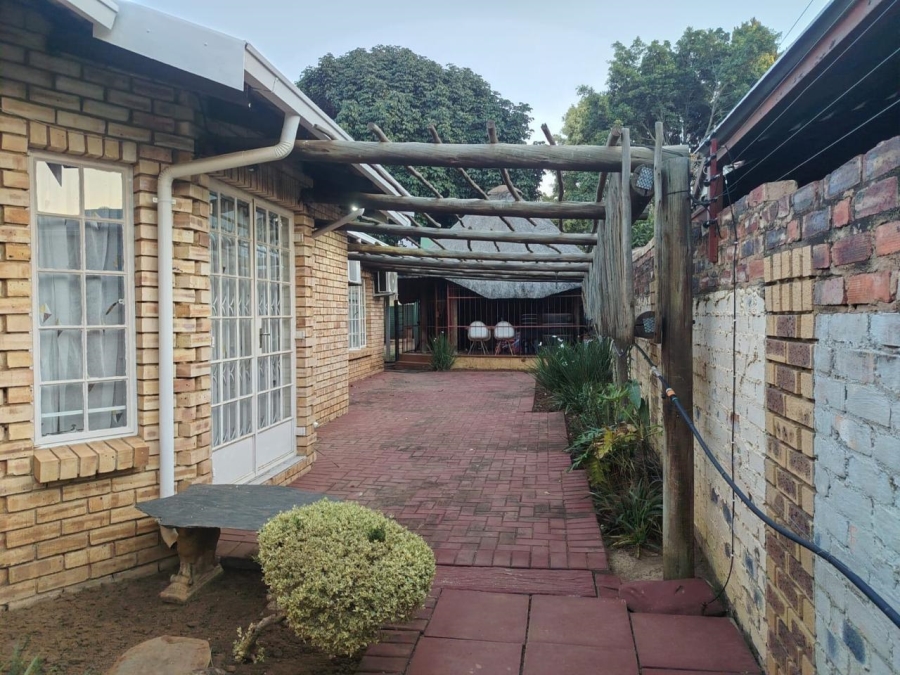 3 Bedroom Property for Sale in Geelhoutpark North West